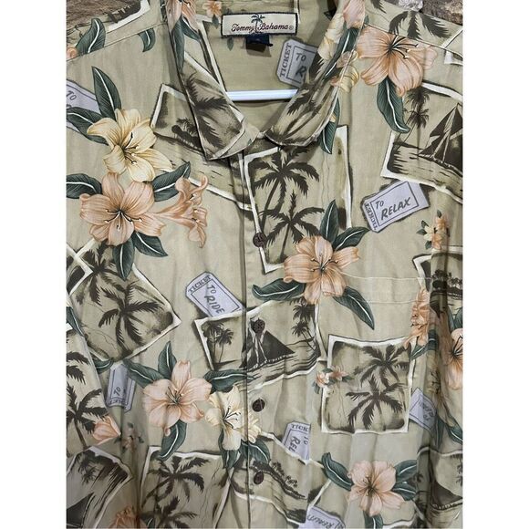 Men's Vintage Tommy Bahama Vacation 100% Silk Short Sleeve Hawaiian Button Up Sh - Picture 2 of 6